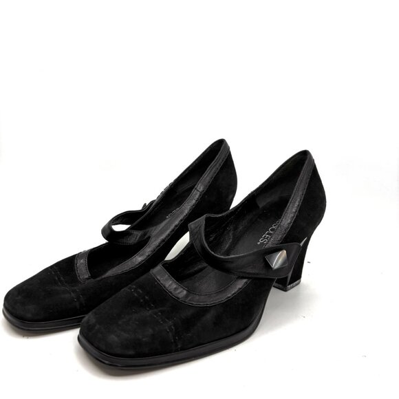 Aerosoles 50's Black High Heel - Picture 3 of 6